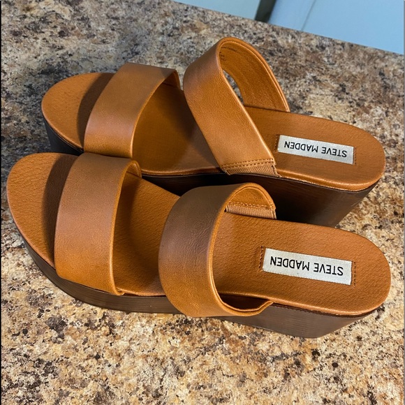 Very confortable straight heel. worn only once no visible sign By Steven Maden - Picture 2 of 5